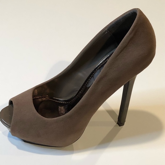 Breckelle’s Selena High Heel - Picture 2 of 7